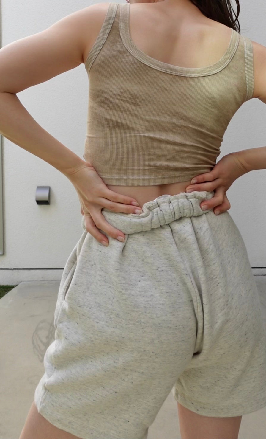 カップ付きタンクトップ