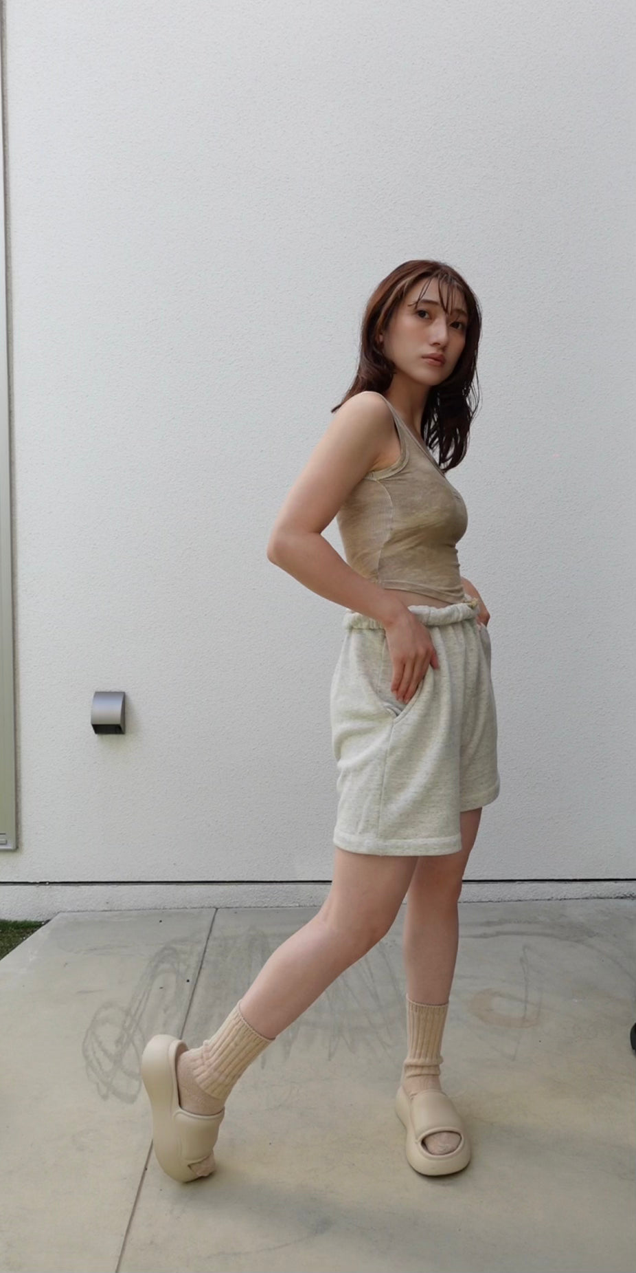 カップ付きタンクトップ